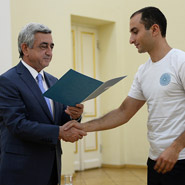 Ողջունում ենք «ԼՈՒՅՍ» 2014-2015 թթ. կրթաթոշակառուներին